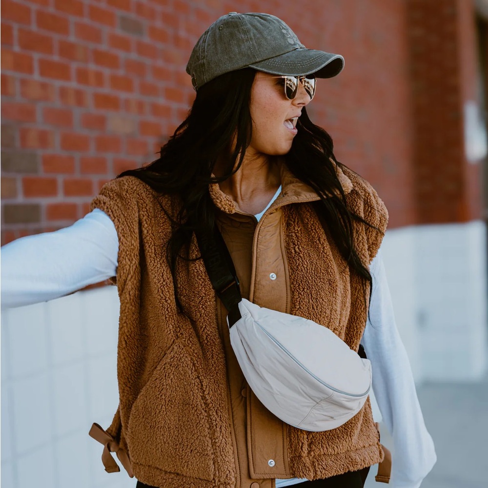 Free People Movement Bulls Eye Sling Bag in
Ivory 🤍 NWT